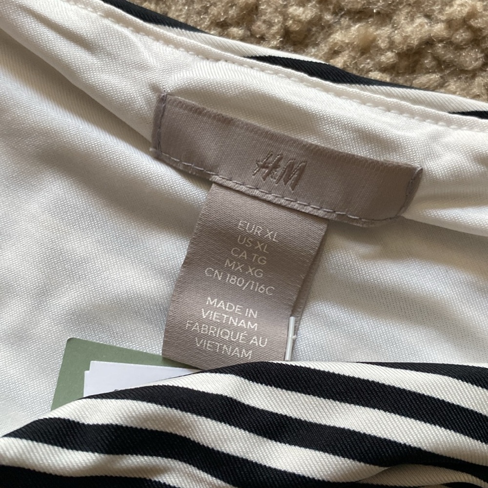 One shoulder top - Picture 2 of 3